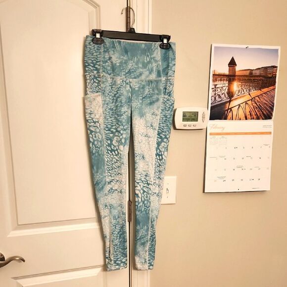 Chico's Zenergy Green Patterned Athletic Workout Leggings Size 0 US 4/6 - Picture 1 of 10